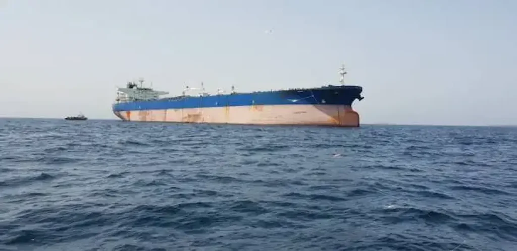 US-Israel Strikes Hit Iranian Port Near Strait of Hormuz – Day 29 of the War Triggers Global Oil Shock, Higher Fuel Prices in India